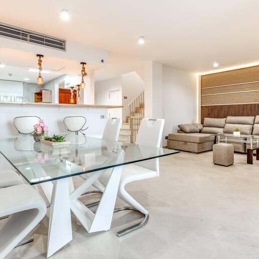 Fantastic Townhouse with Sea views a Few Steps from the Beach