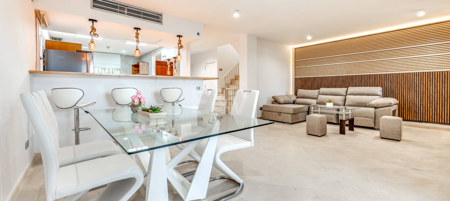 Fantastic Townhouse with Sea views a Few Steps from the Beach