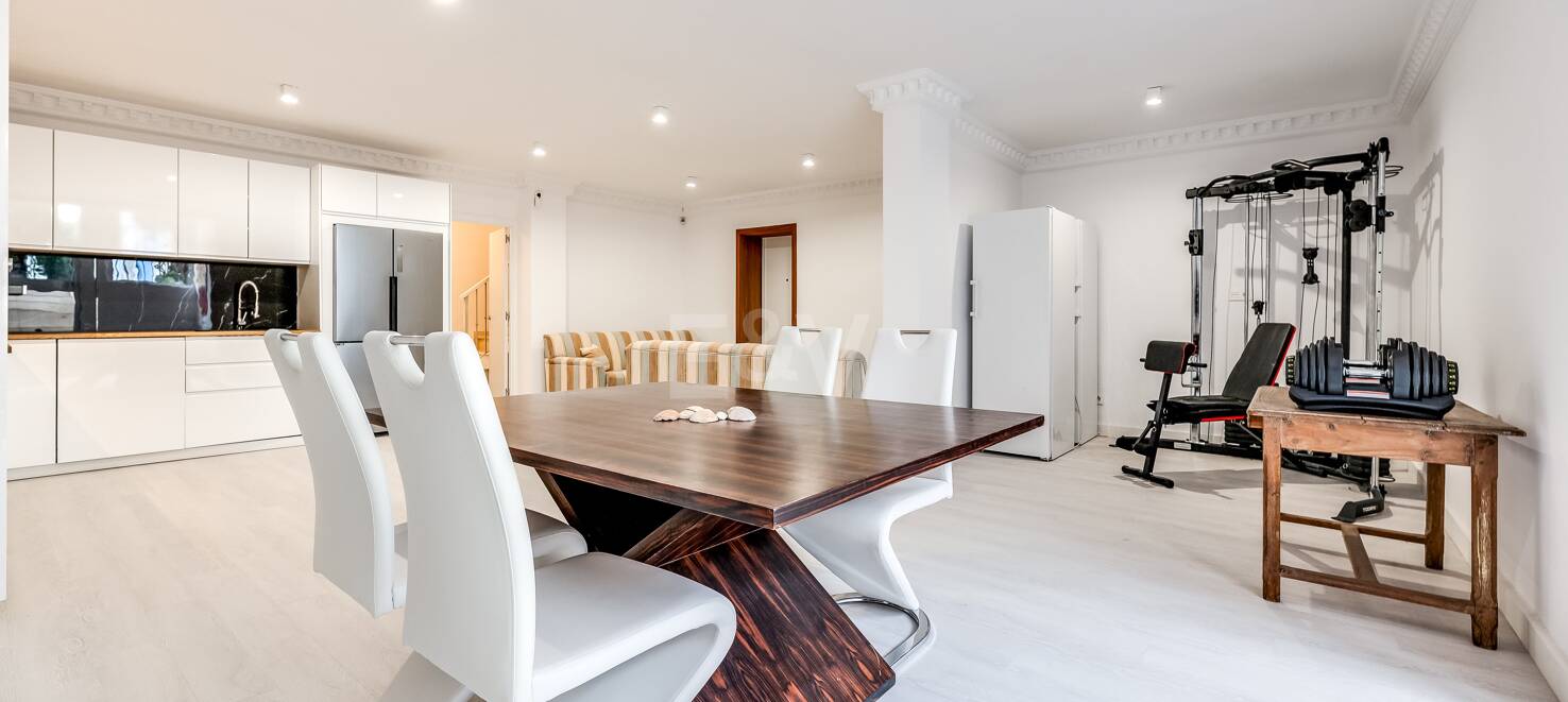 Fantastic Townhouse with Sea views a Few Steps from the Beach