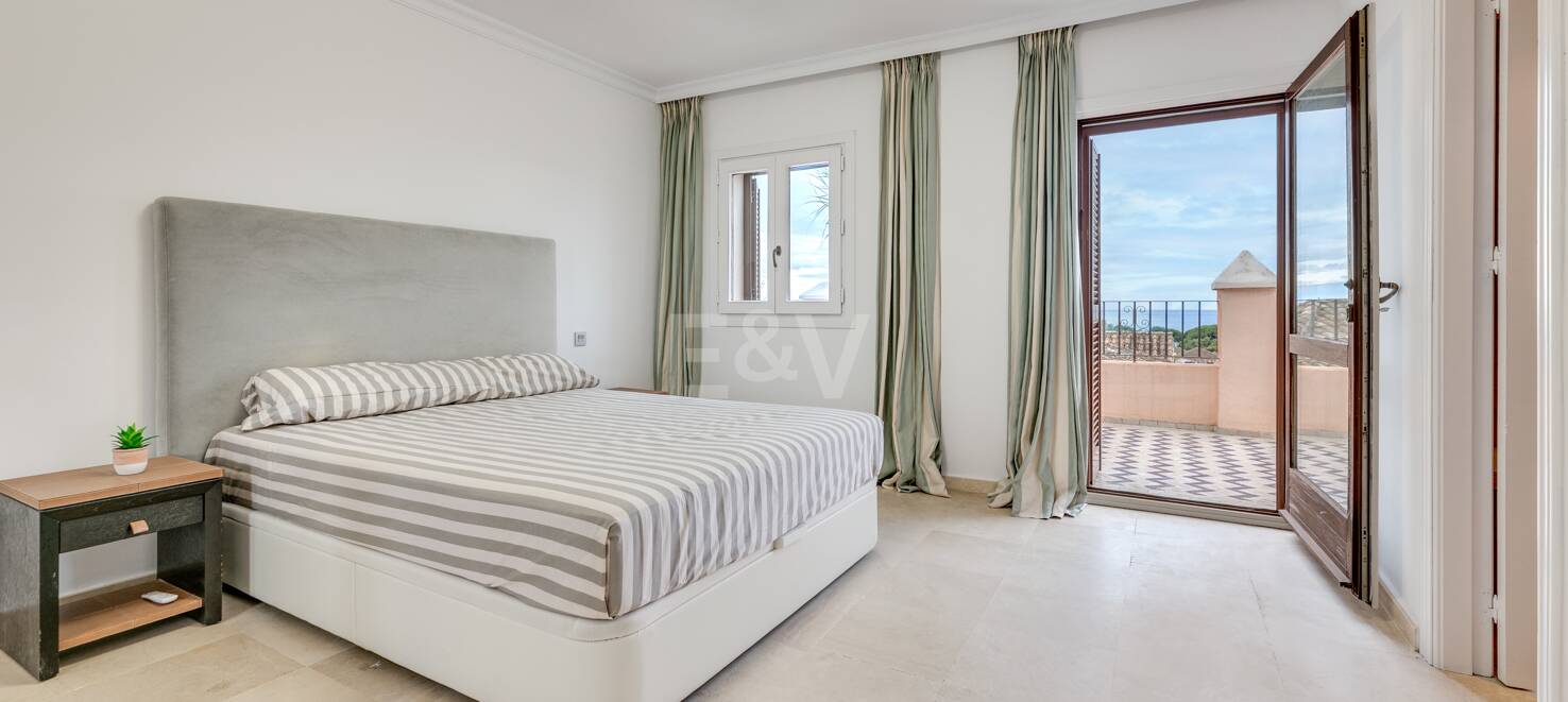 Fantastic Townhouse with Sea views a Few Steps from the Beach