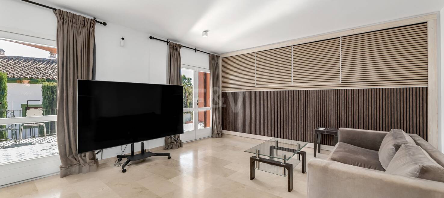 Fantastic Townhouse with Sea views a Few Steps from the Beach