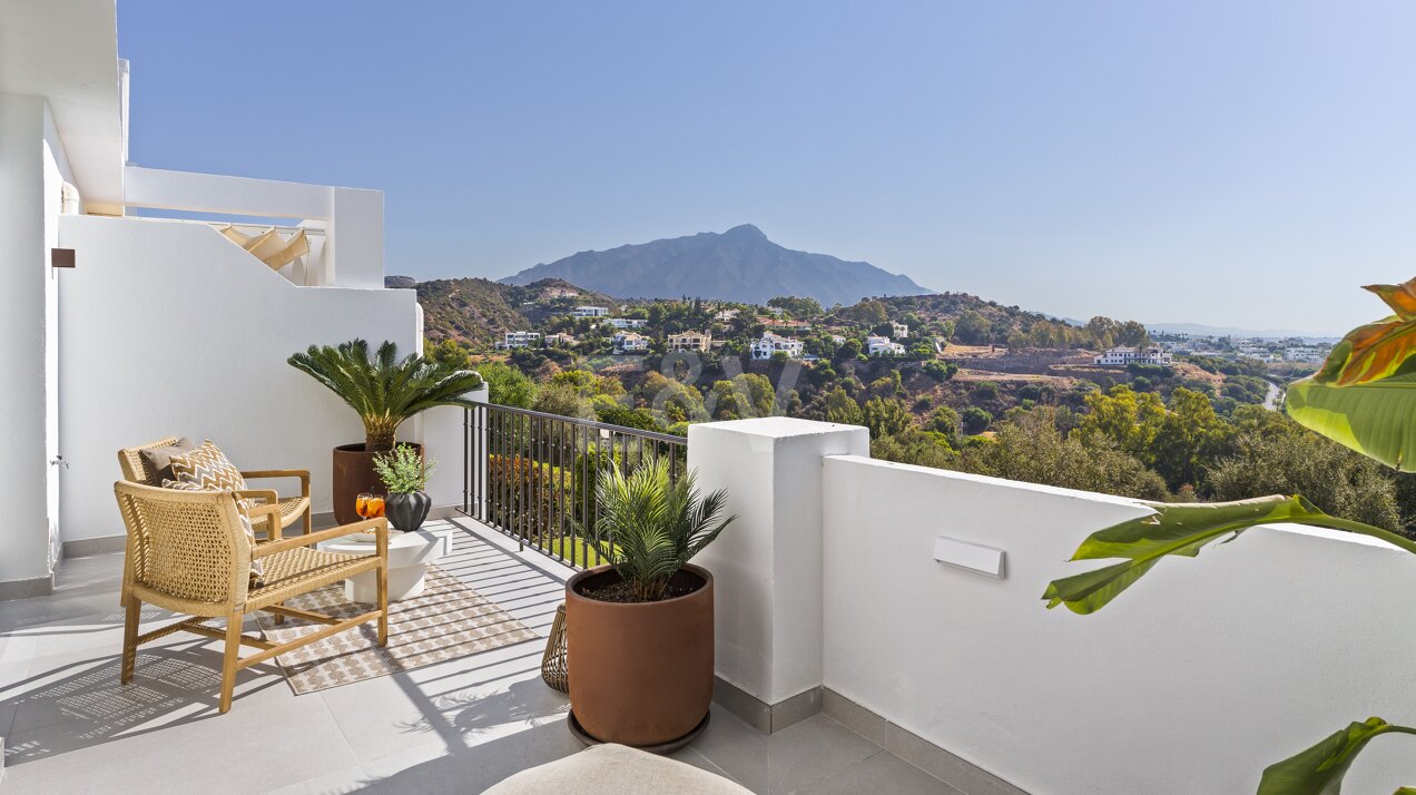 La Quinta: Casa adosada renovada con vistas inigualables de la costa