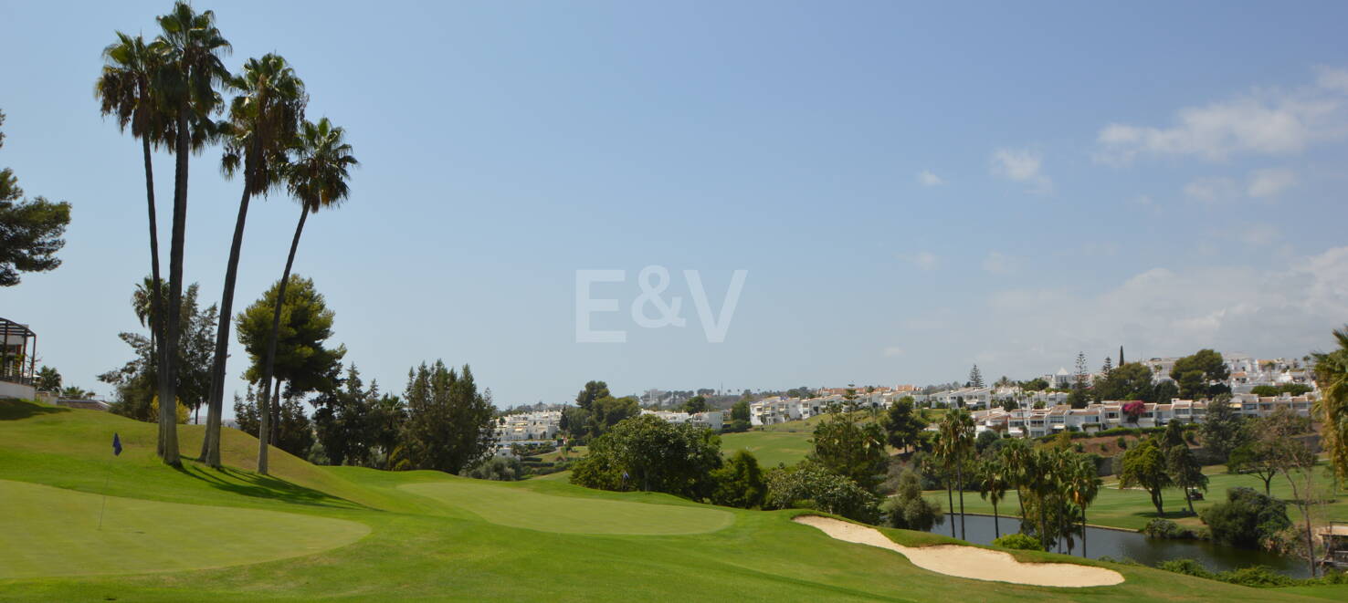 Villa de lujo en Nueva Andalucia, 1ª línea de golf