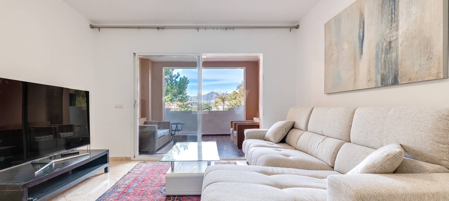 Lovely Guadalmina Frontline Golf Apartment