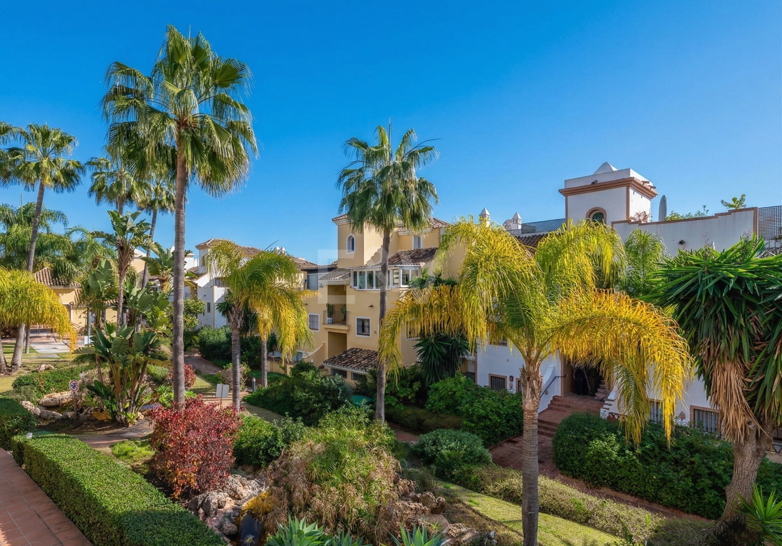Lovely Guadalmina Frontline Golf Apartment