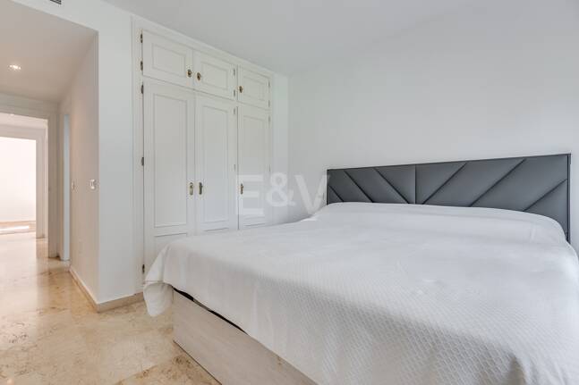 Härliga Guadalmina Frontline Golf Lägenhet