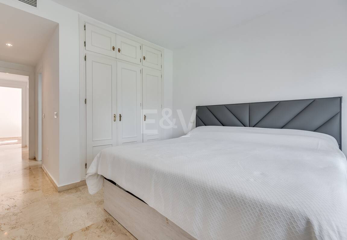 Härliga Guadalmina Frontline Golf Lägenhet