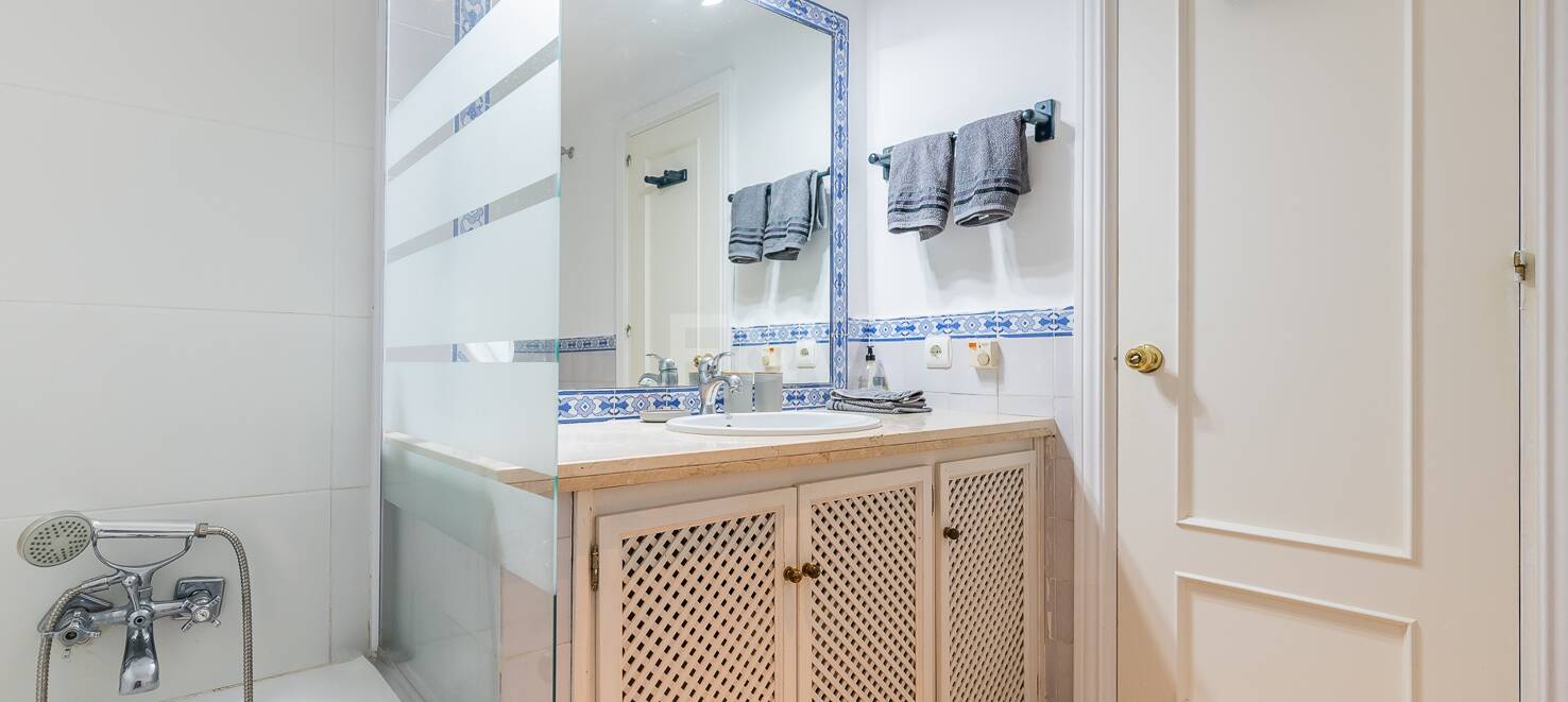 Lovely Guadalmina Frontline Golf Apartment