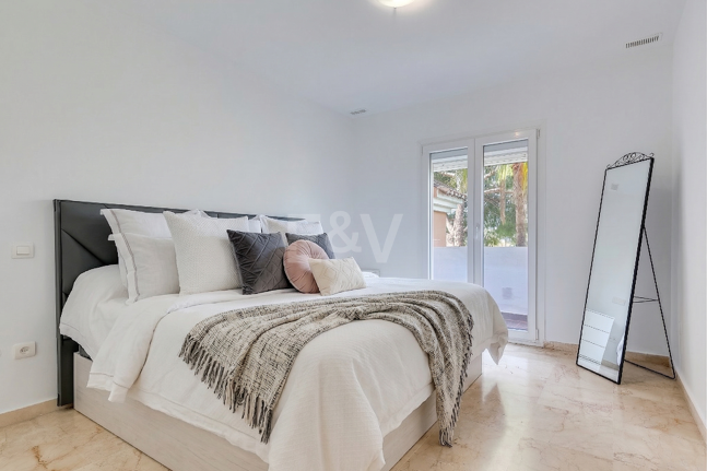 Härliga Guadalmina Frontline Golf Lägenhet