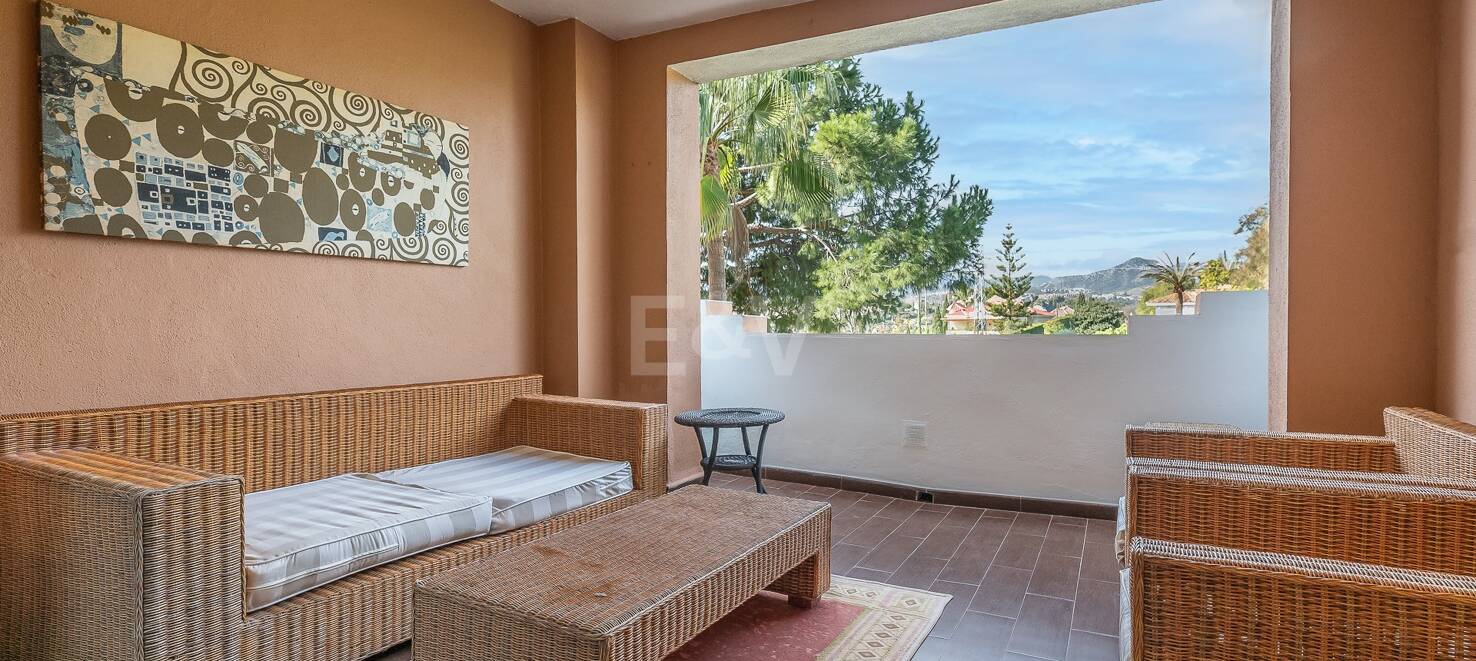 Lovely Guadalmina Frontline Golf Apartment
