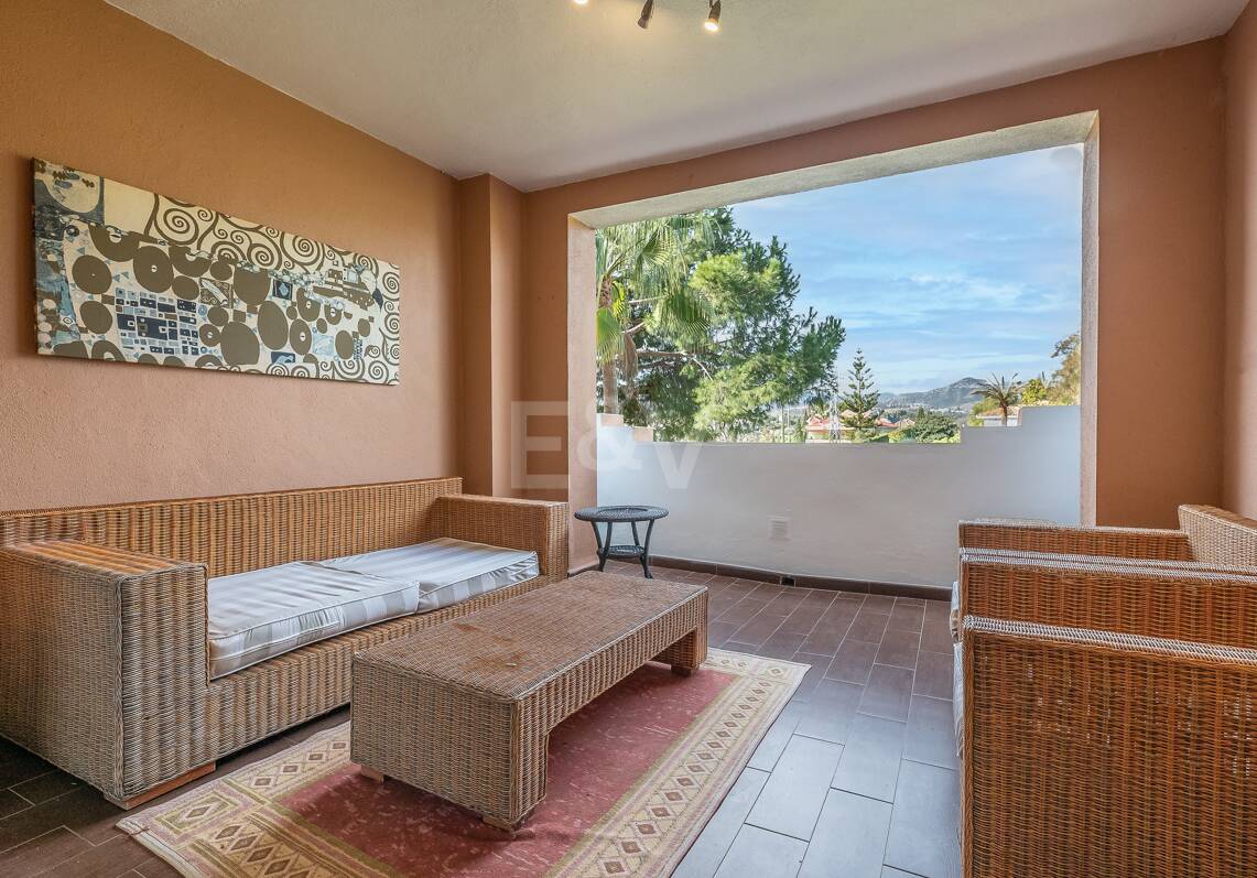 Lovely Guadalmina Frontline Golf Apartment