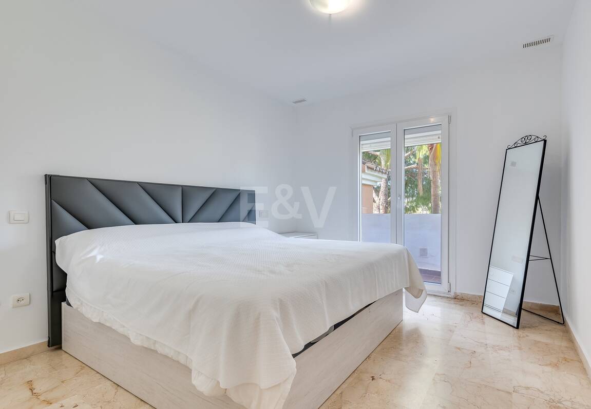 Härliga Guadalmina Frontline Golf Lägenhet