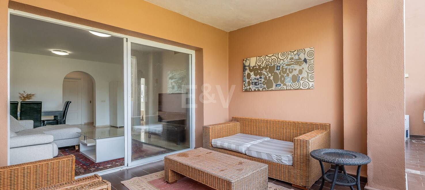 Lovely Guadalmina Frontline Golf Apartment