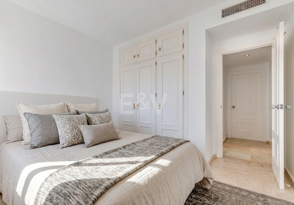 Lovely Guadalmina Frontline Golf Apartment