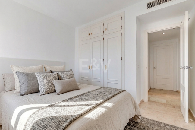 Härliga Guadalmina Frontline Golf Lägenhet