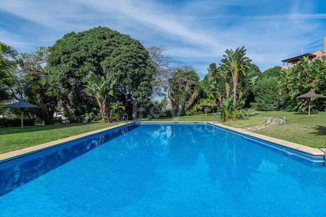 Härliga Guadalmina Frontline Golf Lägenhet