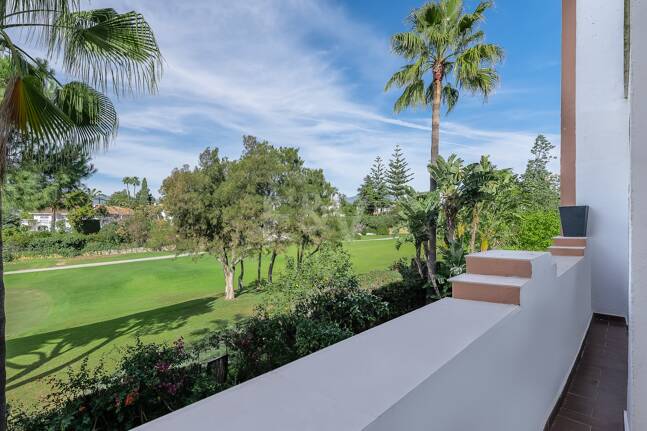Härliga Guadalmina Frontline Golf Lägenhet