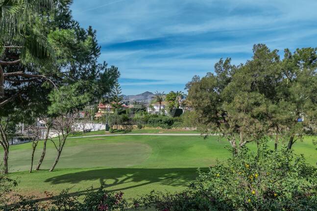 Härliga Guadalmina Frontline Golf Lägenhet
