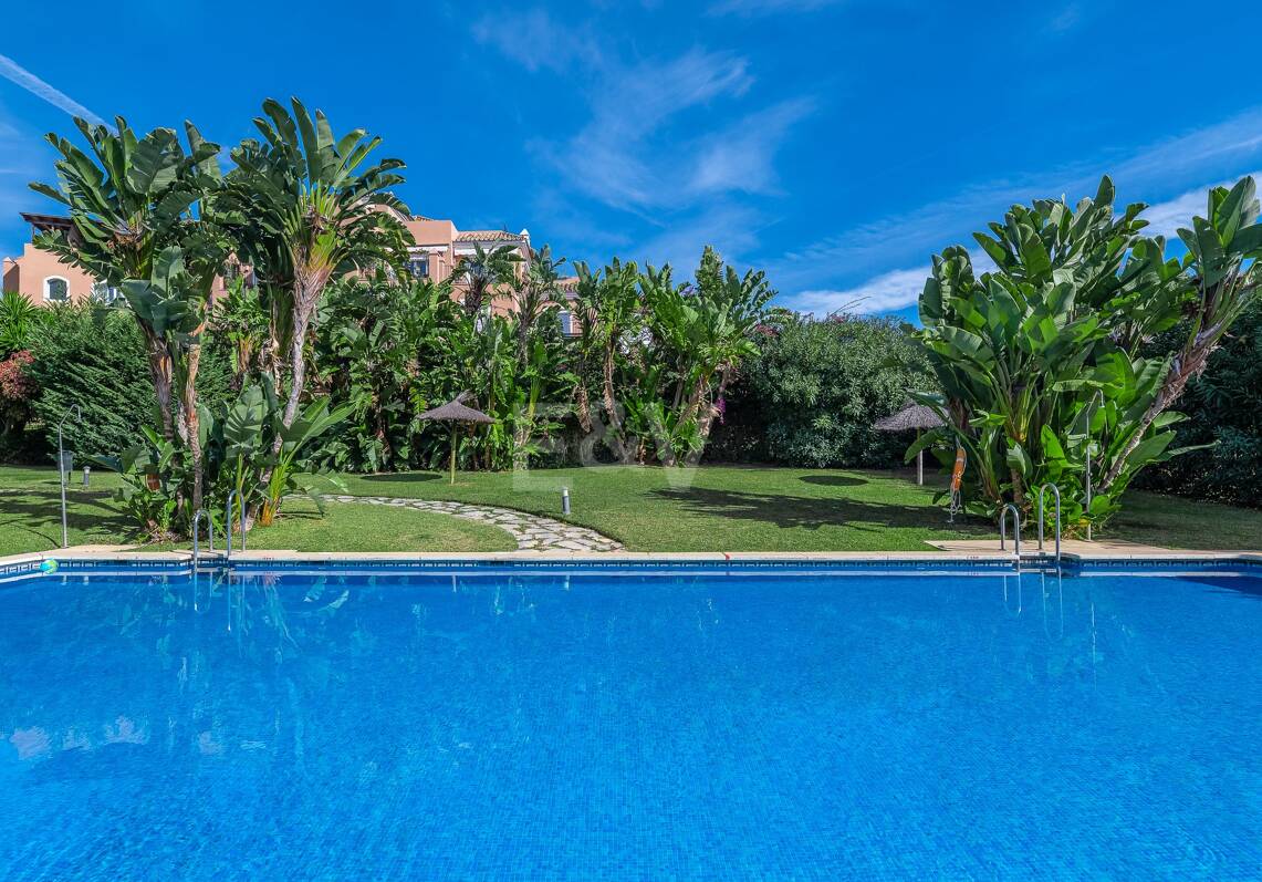 Lovely Guadalmina Frontline Golf Apartment