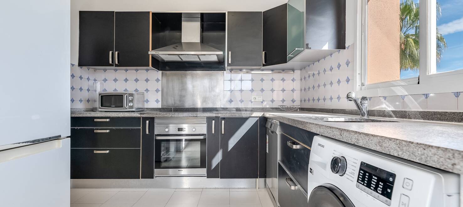 Lovely Guadalmina Frontline Golf Apartment