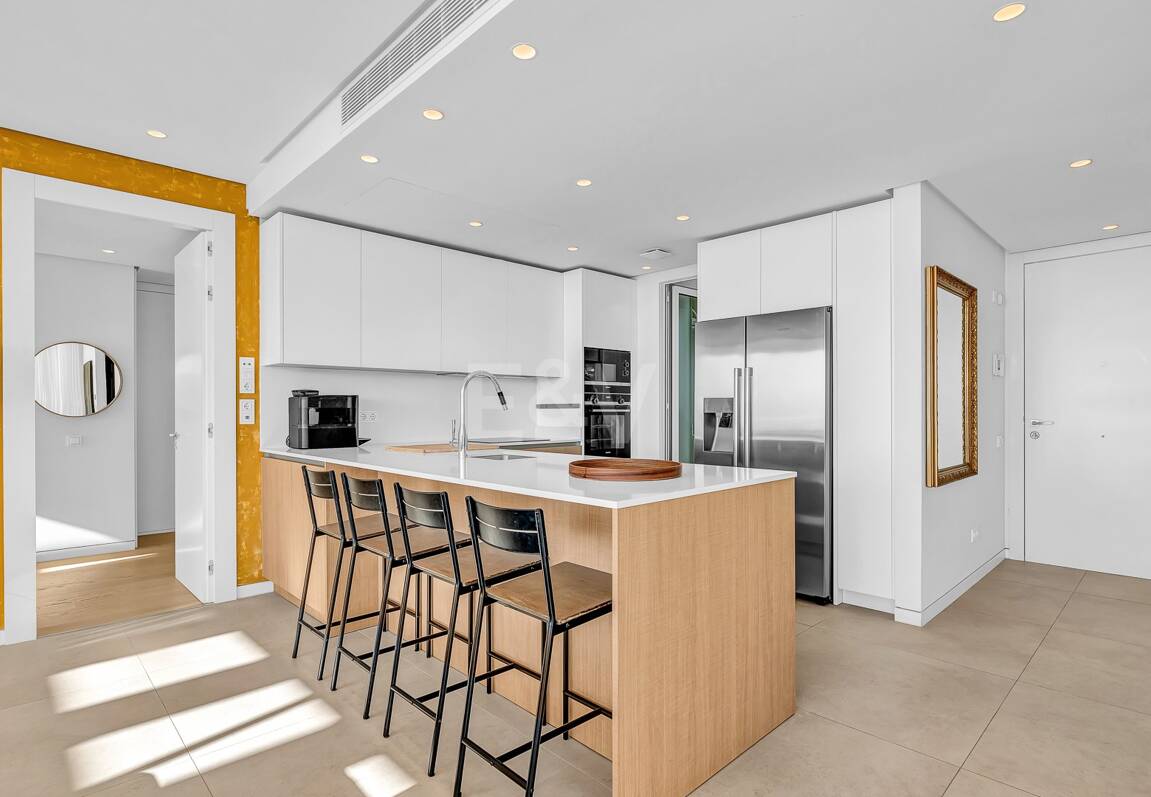 Duplex-Penthouse mit atemberaubendem Meerblick in Palo Alto