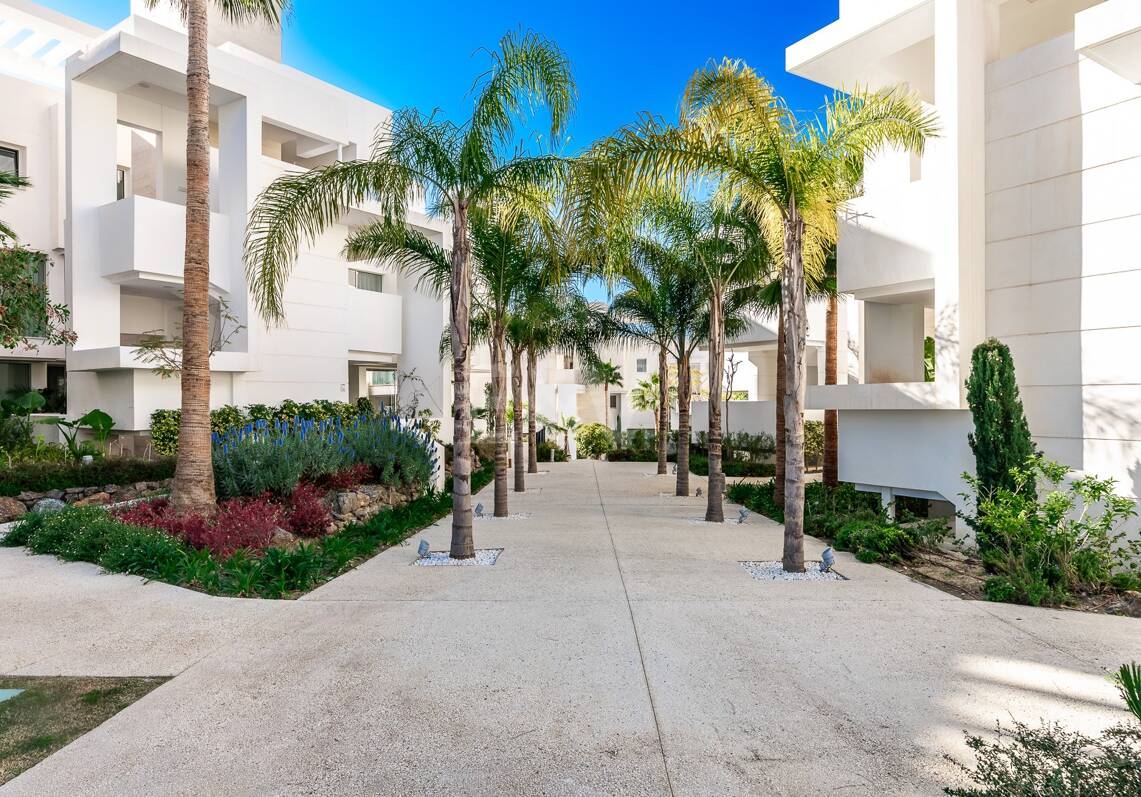 Ático dúplex con impresionantes vistas al mar en Palo Alto Marbella
