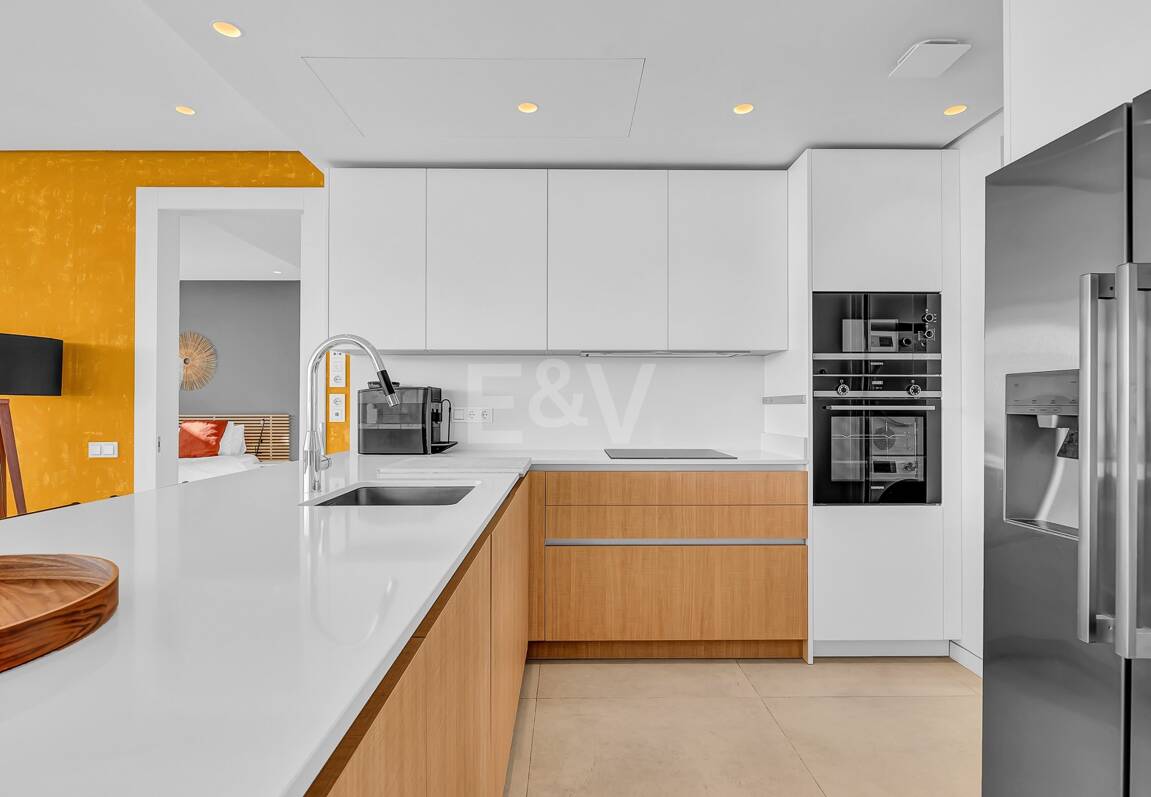 Duplex-Penthouse mit atemberaubendem Meerblick in Palo Alto