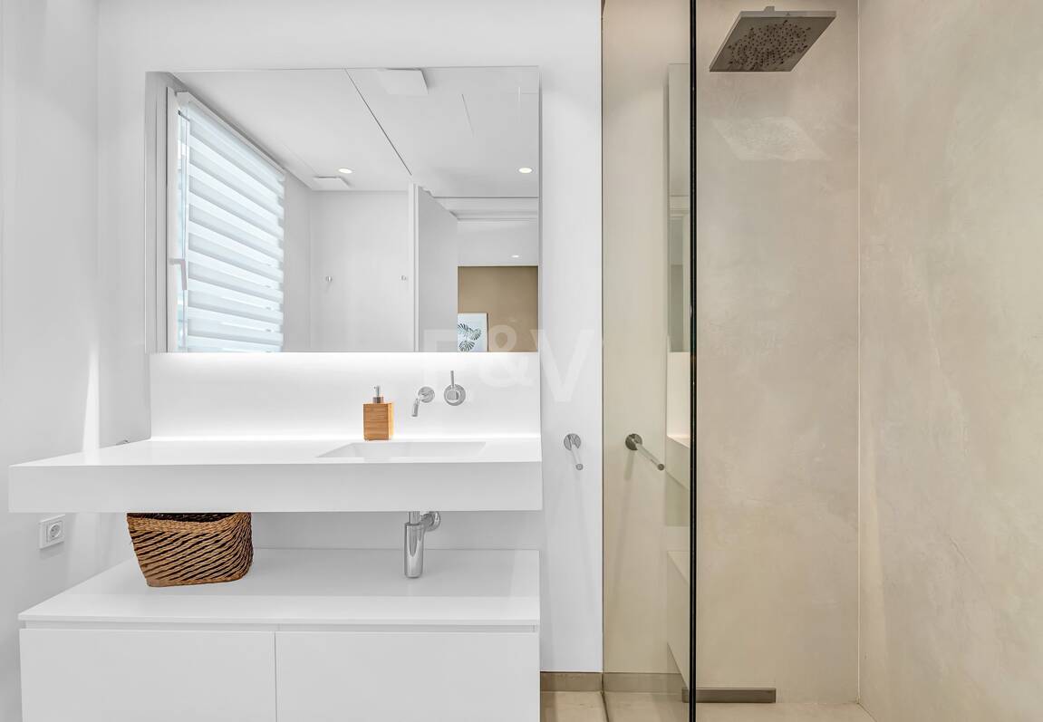 Duplex-Penthouse mit atemberaubendem Meerblick in Palo Alto