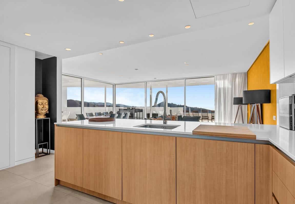 Duplex-Penthouse mit atemberaubendem Meerblick in Palo Alto