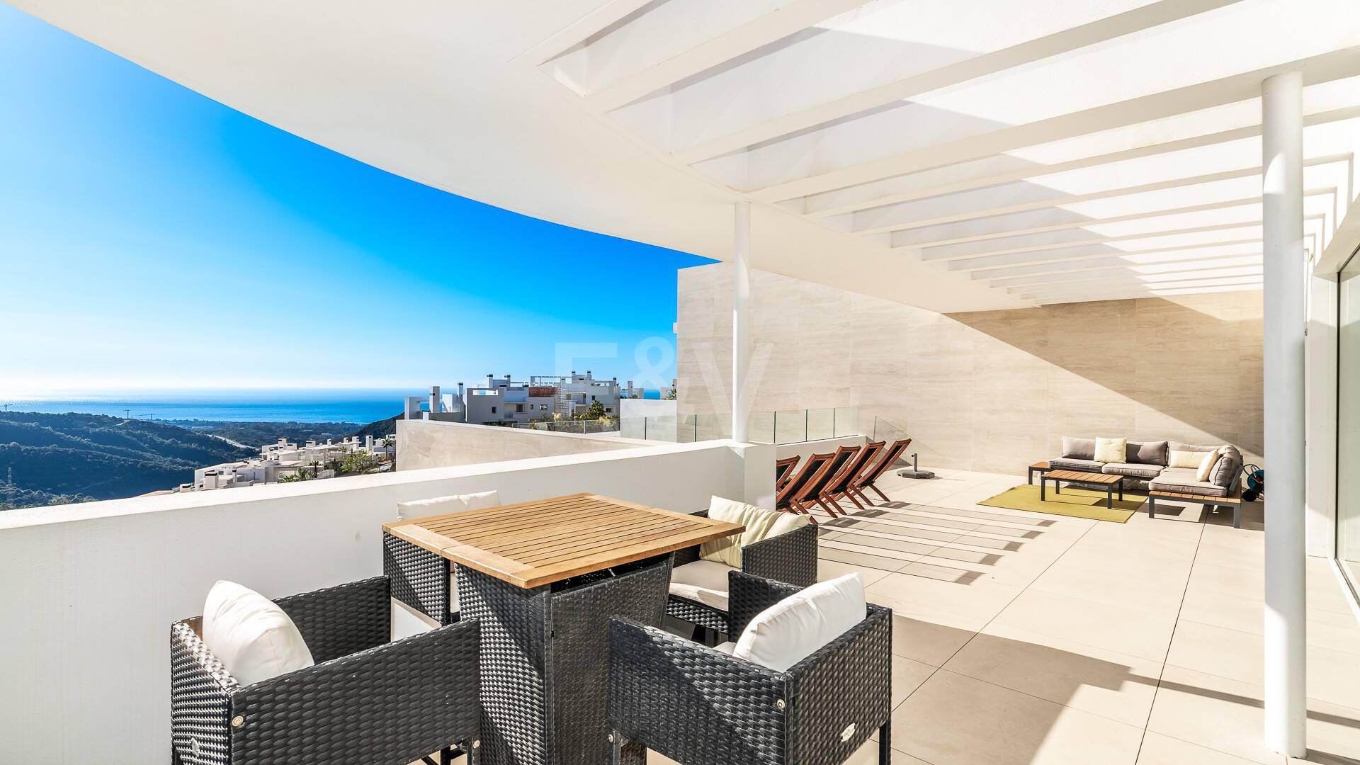 Duplex-Penthouse mit atemberaubendem Meerblick in Palo Alto