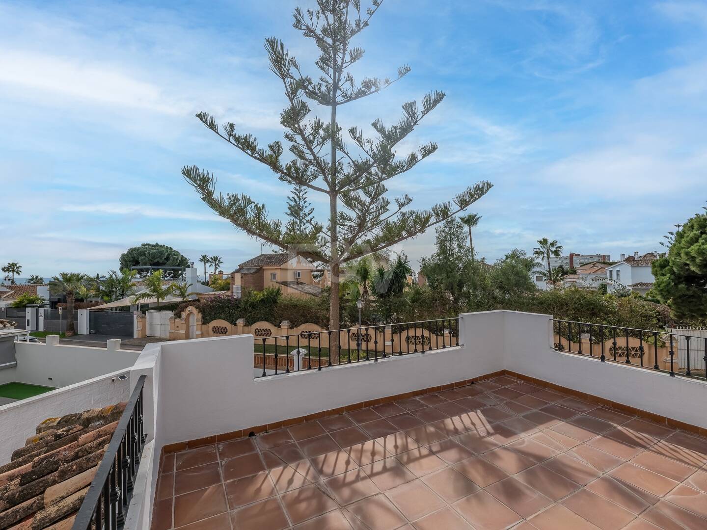 Villa de 5 habitaciones a 400m de la playa. Precios desde 8,500€/semana