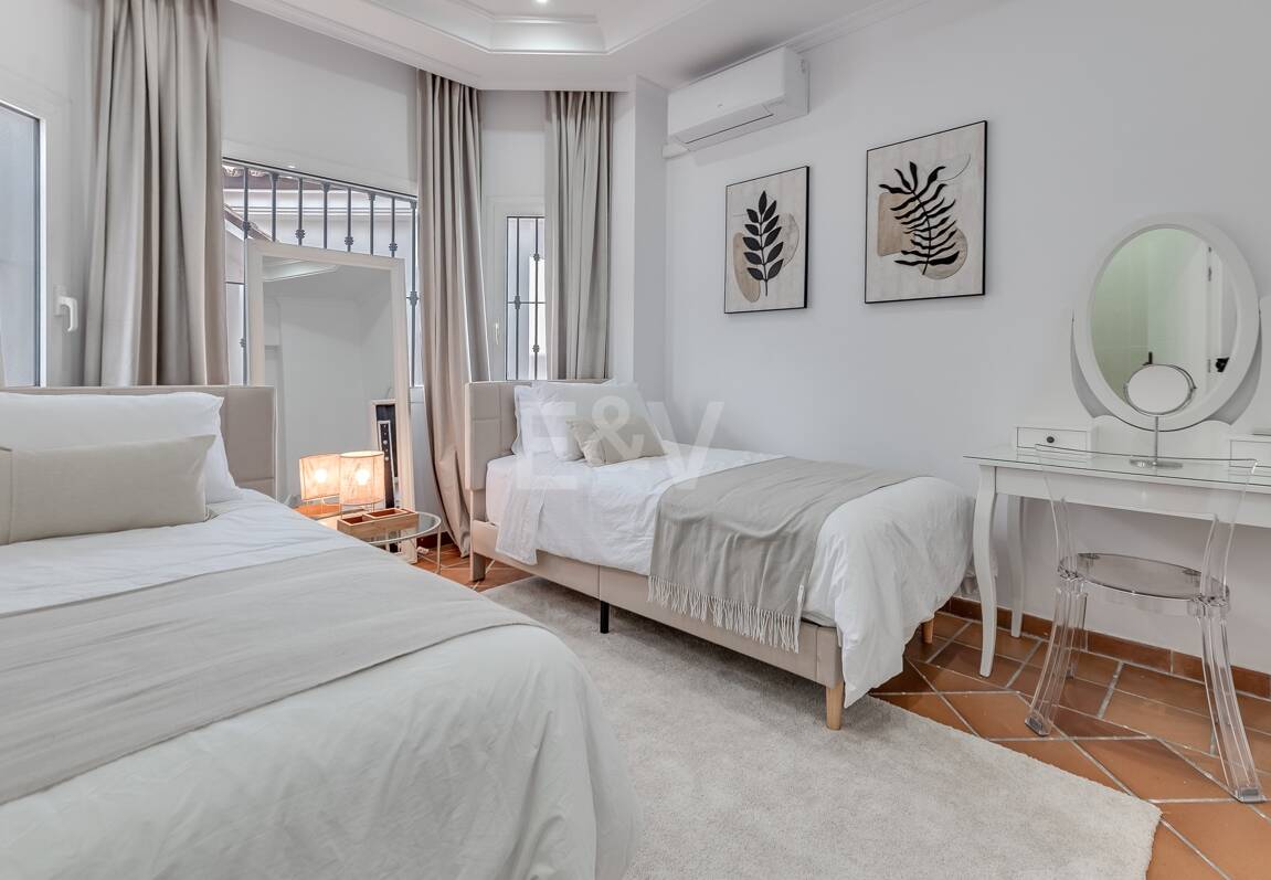 5 bedroom villa 400m from the beach. Prices from 8,500€/week