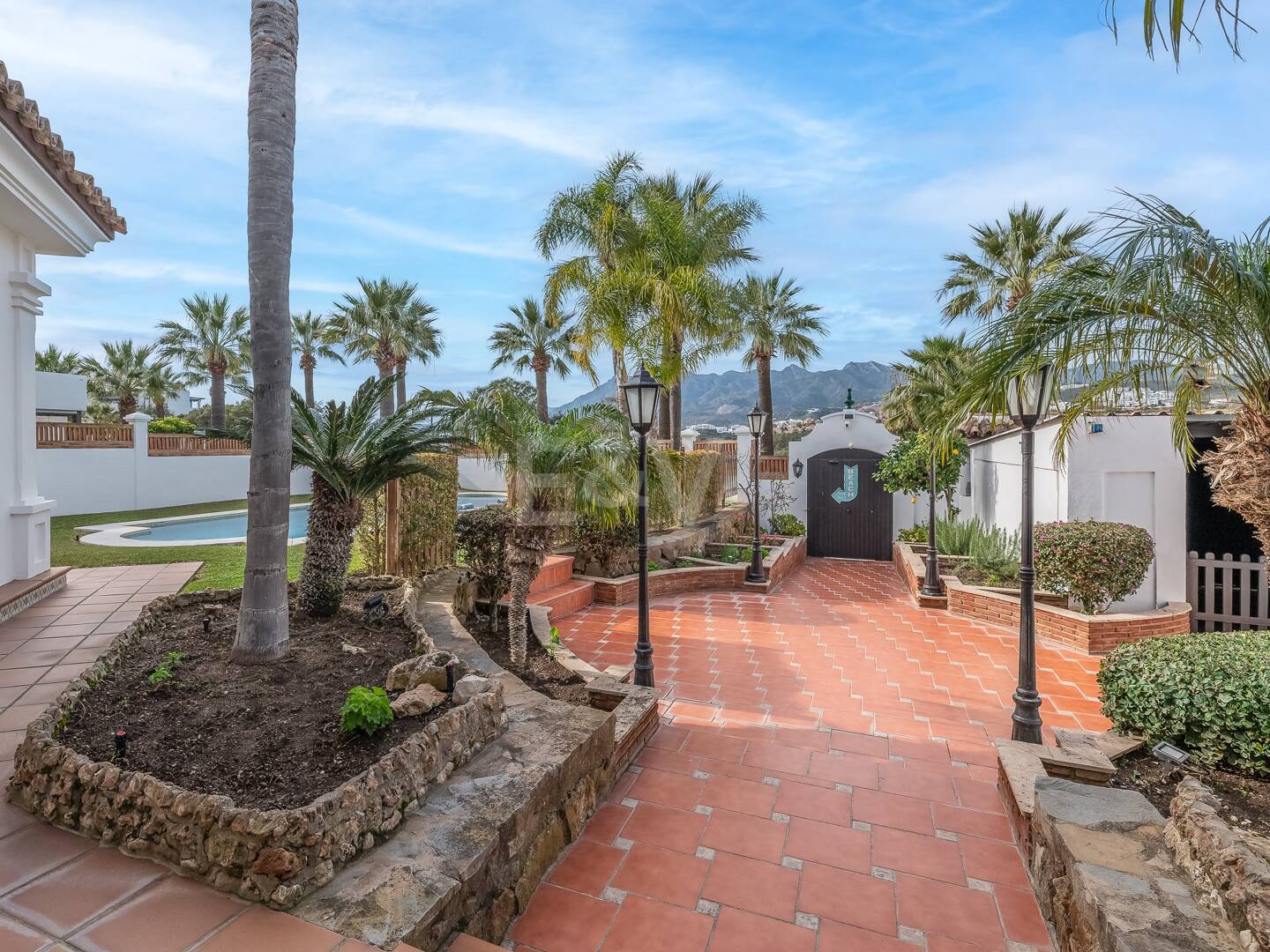 Villa de 5 habitaciones a 400m de la playa. Precios desde 8,500€/semana