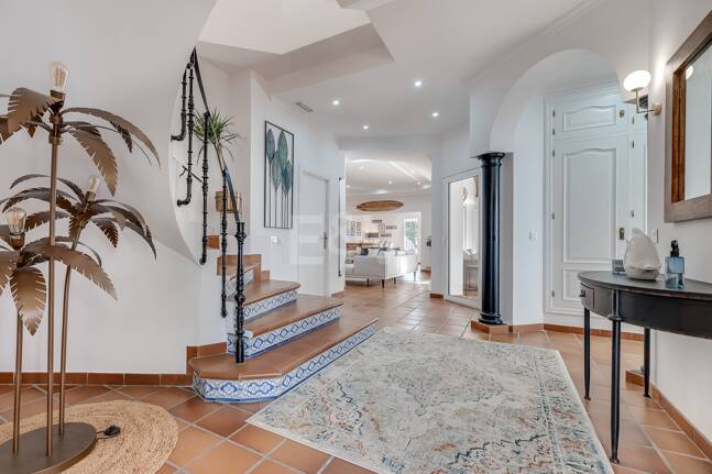 5 bedroom villa 400m from the beach. Prices from 8,500€/week