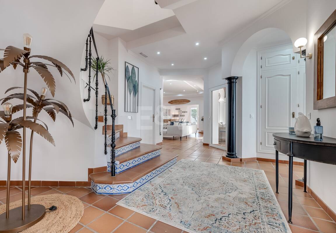 5 bedroom villa 400m from the beach. Prices from 8,500€/week