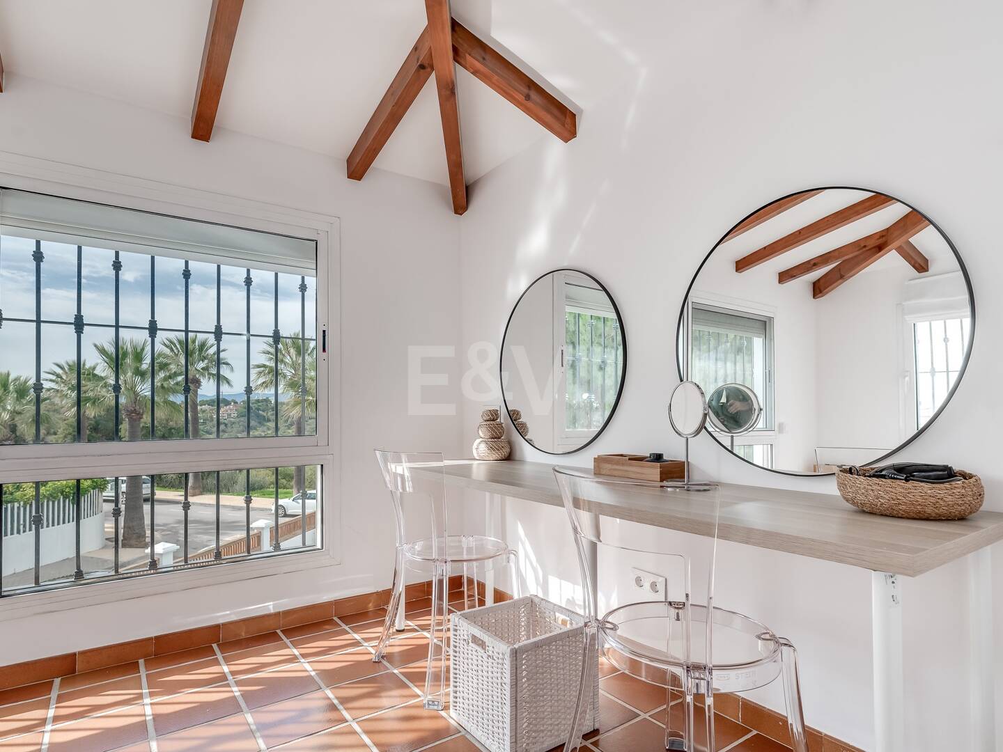 Villa de 5 habitaciones a 400m de la playa. Precios desde 8,500€/semana