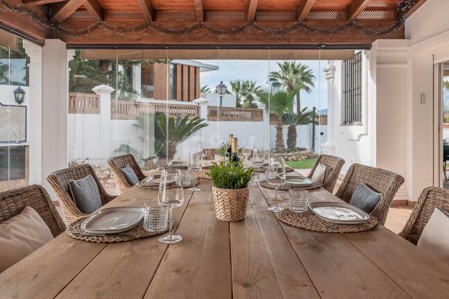 5 bedroom villa 400m from the beach. Prices from 8,500€/week