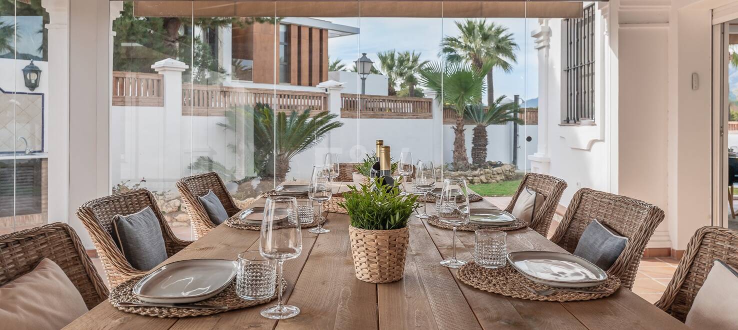 5 sovrum villa 400m från stranden. Priser från 8 500€/vecka
