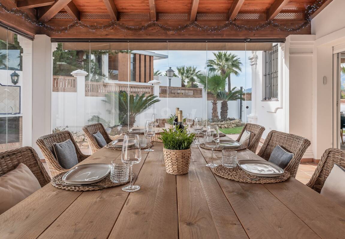 5 bedroom villa 400m from the beach. Prices from 8,500€/week