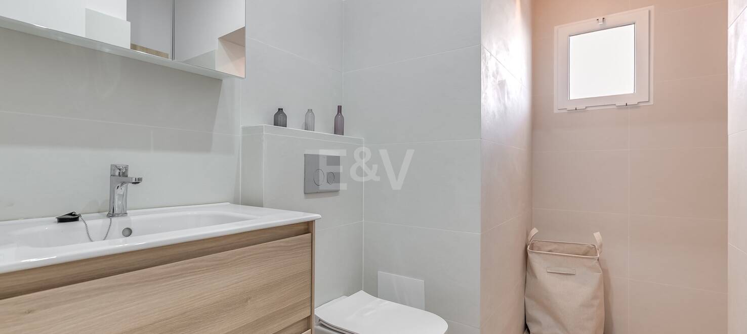 5 sovrum villa 400m från stranden. Priser från 8 500€/vecka