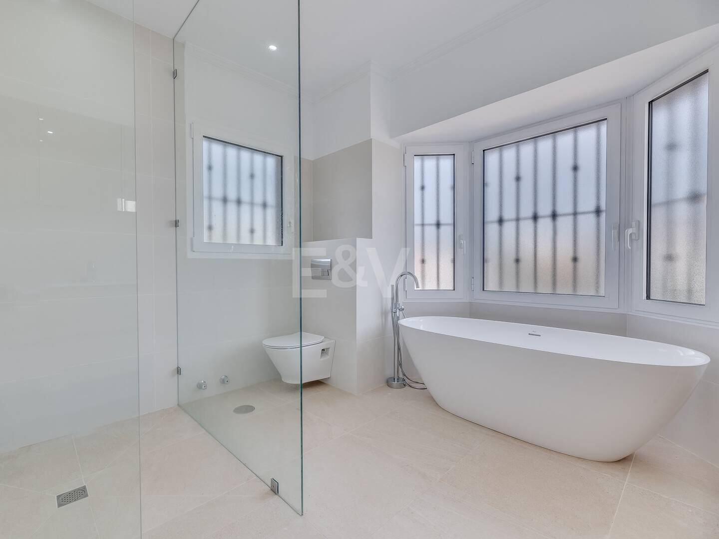 Villa de 5 habitaciones a 400m de la playa. Precios desde 8,500€/semana