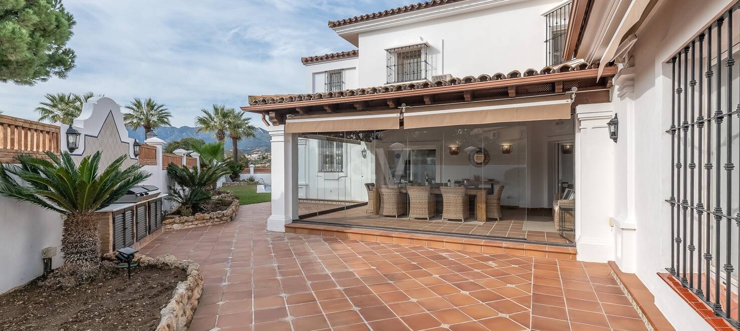 5 sovrum villa 400m från stranden. Priser från 8 500€/vecka