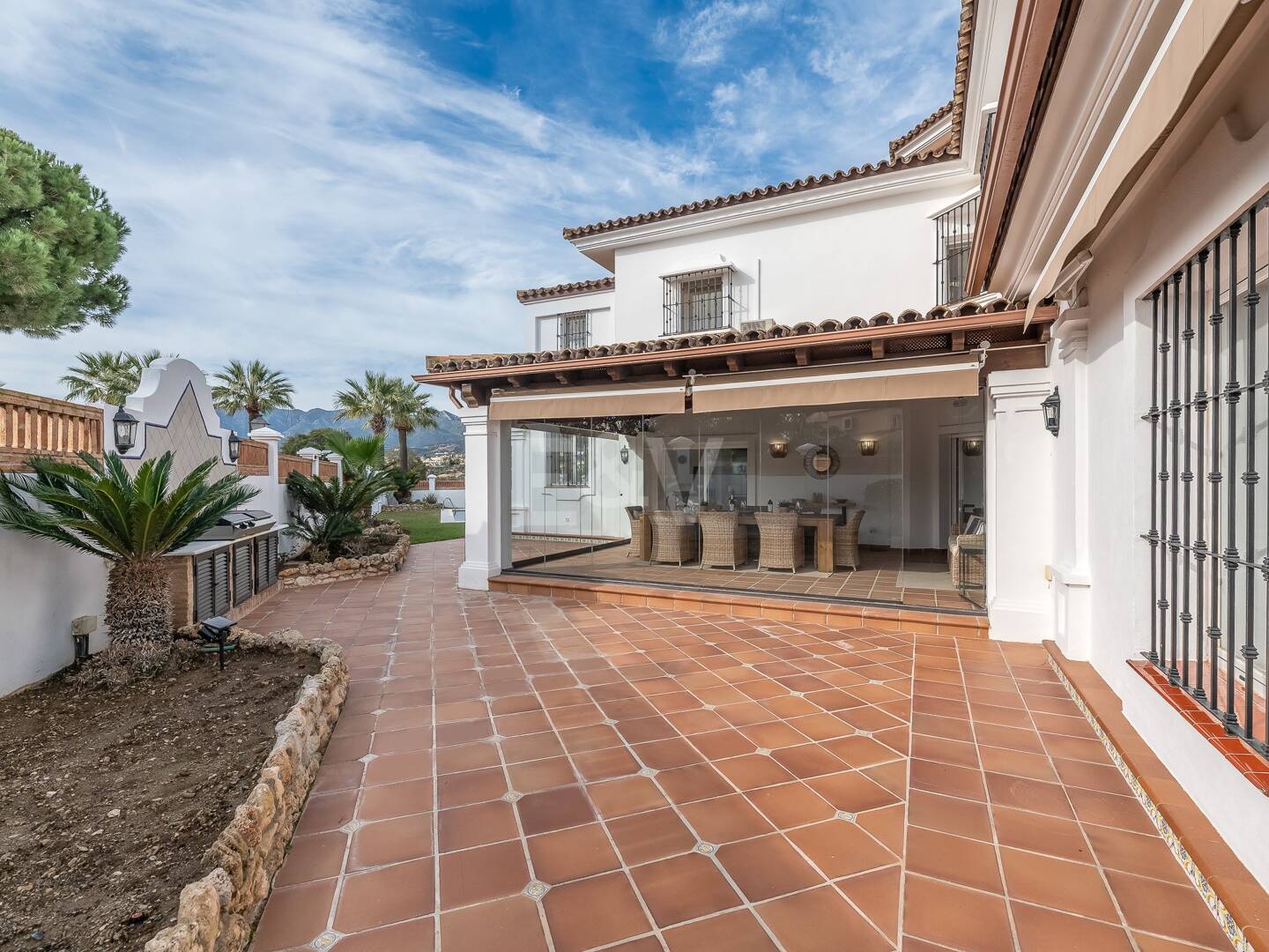 5 bedroom villa 400m from the beach. Prices from 8,500€/week