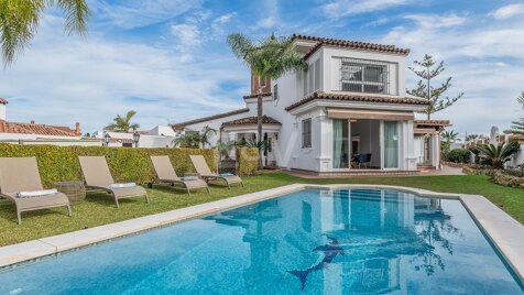 5 bedroom villa 400m from the beach. Prices from 8,500€/week