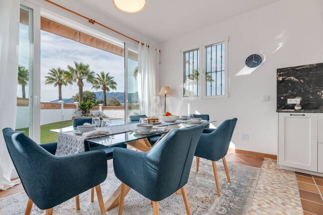 5 bedroom villa 400m from the beach. Prices from 8,500€/week