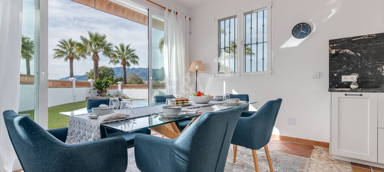 5 sovrum villa 400m från stranden. Priser från 8 500€/vecka