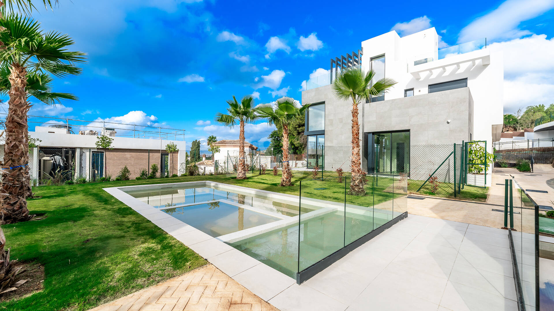 La mejor propiedad en una urbanización exclusiva en Río Real con vistas panorámicas abiertas