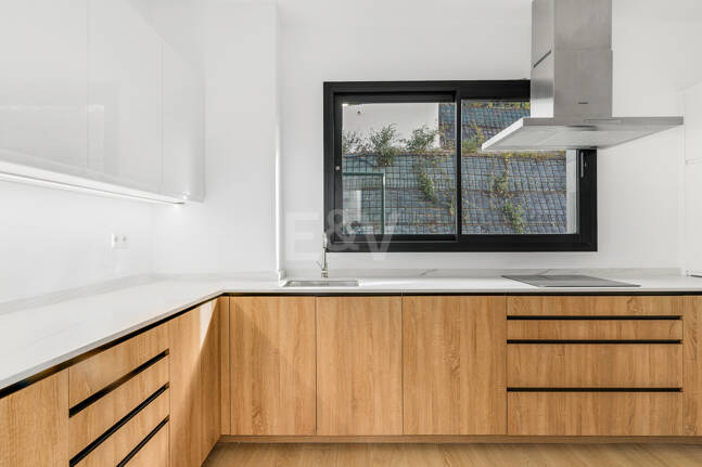 Meilleure propriété dans un développement exclusif à Rio Real avec des vues panoramiques ouvertes