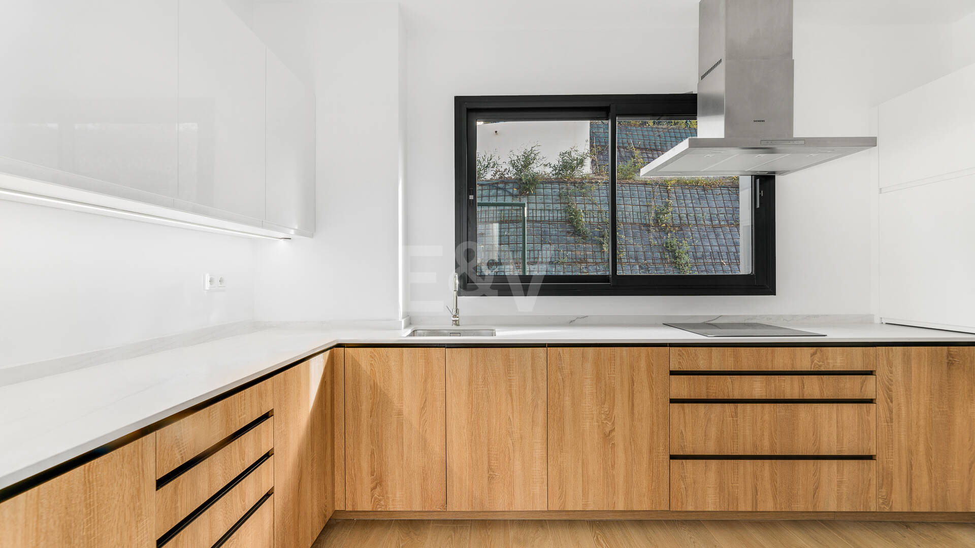 La mejor propiedad en una urbanización exclusiva en Río Real con vistas panorámicas abiertas