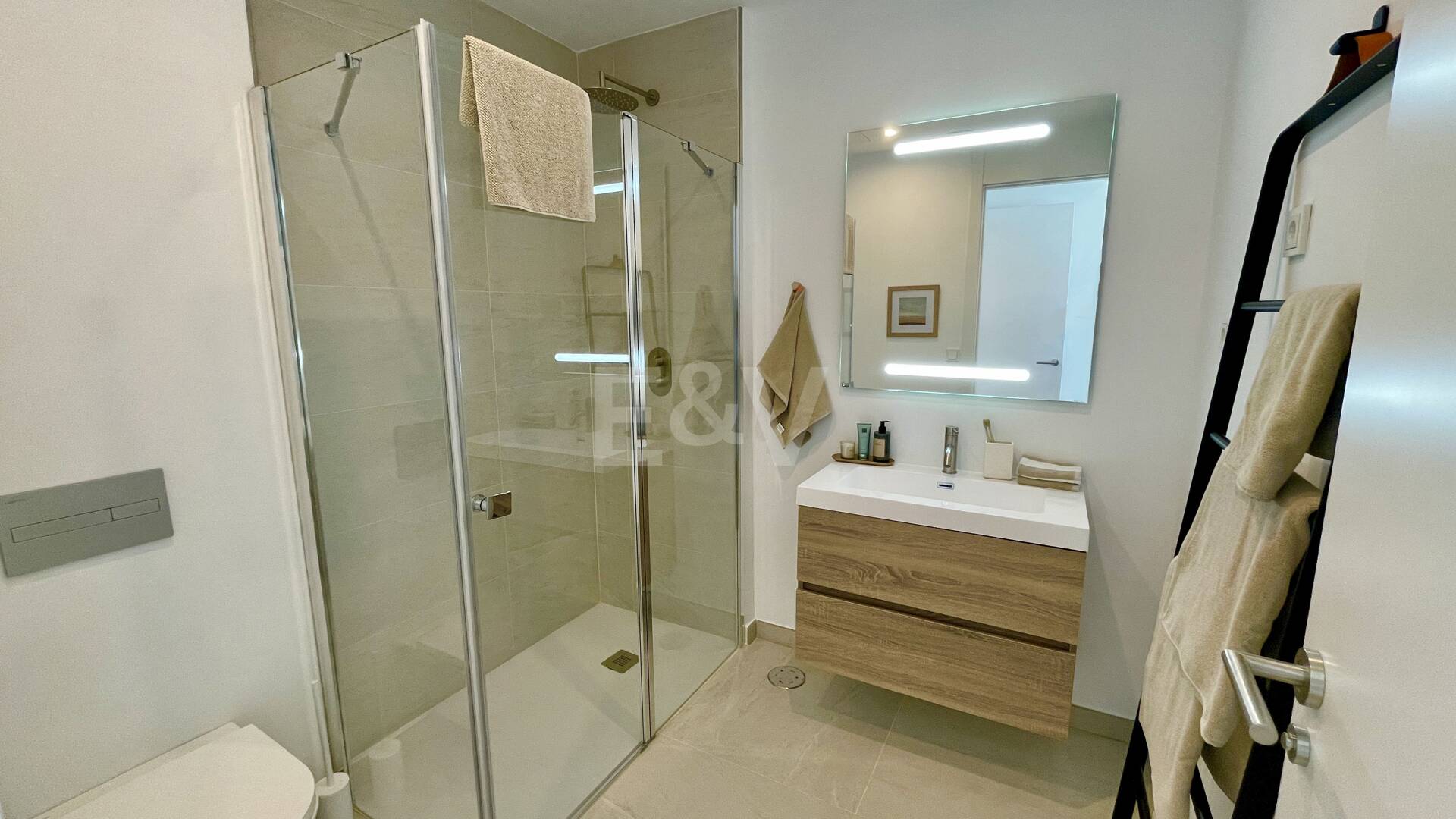 La mejor propiedad en una urbanización exclusiva en Río Real con vistas panorámicas abiertas